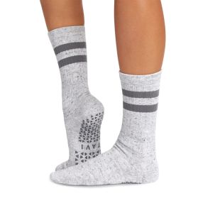 Skridsikre sokker i lysegrå.